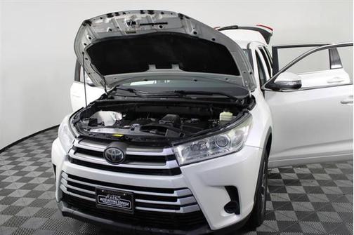 2018 Toyota Highlander LE