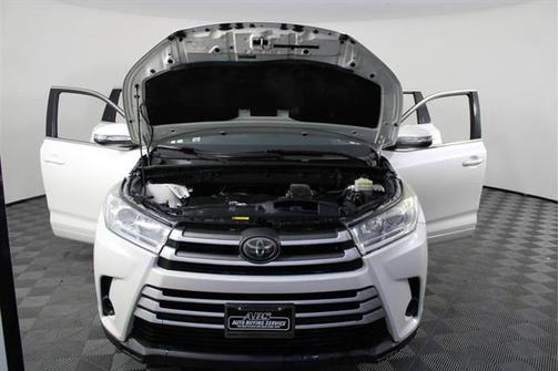 2018 Toyota Highlander LE