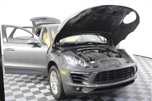 2017 Porsche Macan Base
