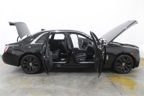 Photo 4 of 32 of 2021 Rolls-Royce Ghost