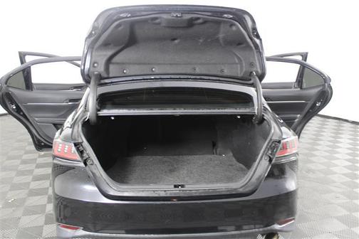 Midnight Black Metallic 2018 Toyota Camry LE