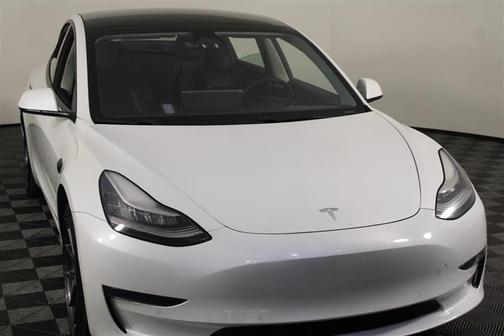 Pearl White Multi-Coat 2021 Tesla Model 3 Standard Range Plus