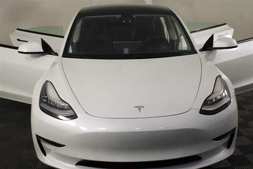 Pearl White Multi-Coat 2021 Tesla Model 3 Standard Range Plus