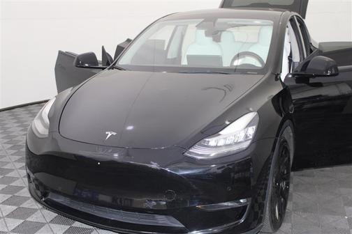 2022 Tesla Model Y Long Range Dual Motor All-Wheel Drive