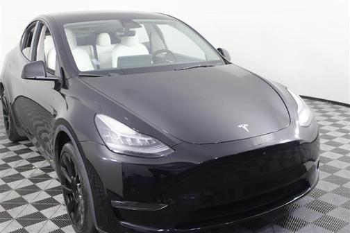 2022 Tesla Model Y Long Range Dual Motor All-Wheel Drive