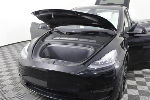 2022 Tesla Model Y Long Range Dual Motor All-Wheel Drive