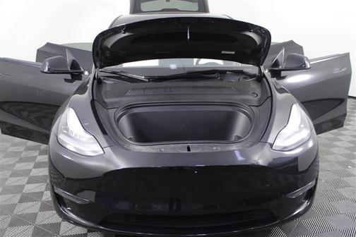 2022 Tesla Model Y Long Range Dual Motor All-Wheel Drive