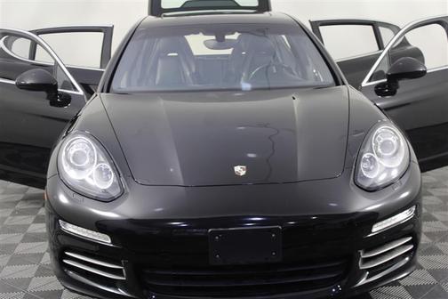 2014 Porsche Panamera 4S Executive