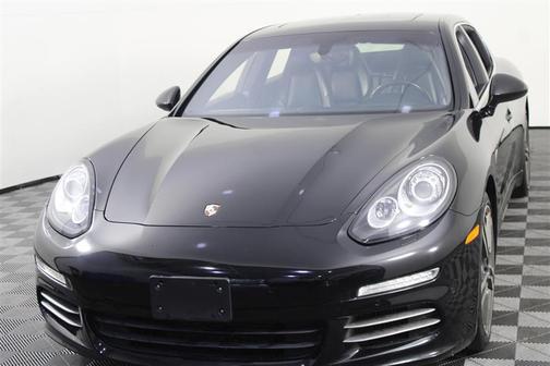 2014 Porsche Panamera 4S Executive