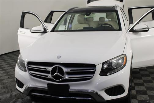 Polar White 2016 Mercedes-Benz GLC 300 4MATIC