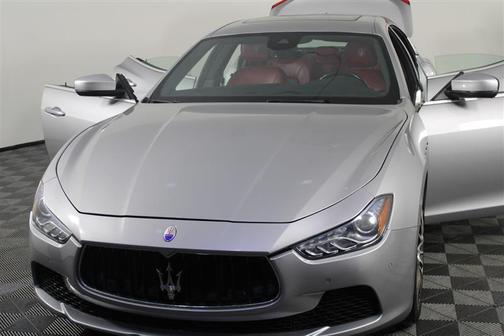 Bianco Alpi Pearlescent 2017 Maserati Ghibli S Q4