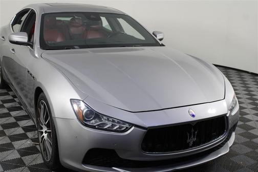 Bianco Alpi Pearlescent 2017 Maserati Ghibli S Q4