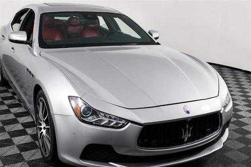 Bianco Alpi Pearlescent 2017 Maserati Ghibli S Q4