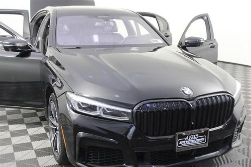 Jet Black 2020 BMW 750 i xDrive