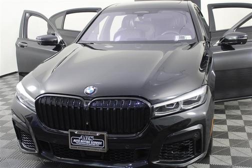 Jet Black 2020 BMW 750 i xDrive