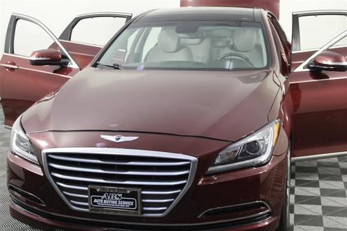 Pamplona Red 2015 Hyundai Genesis 3.8