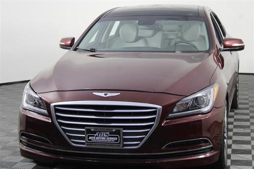 Pamplona Red 2015 Hyundai Genesis 3.8