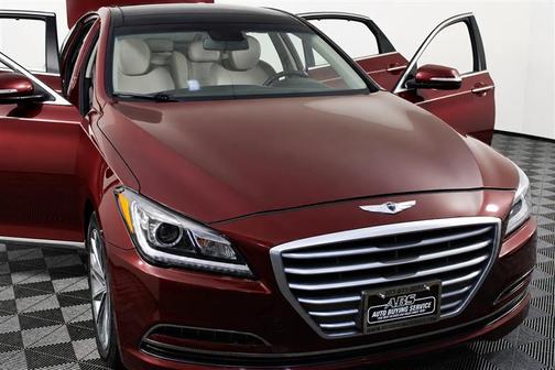Pamplona Red 2015 Hyundai Genesis 3.8