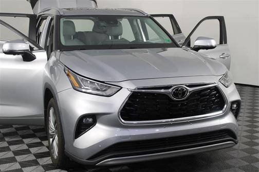 2023 Toyota Highlander Platinum