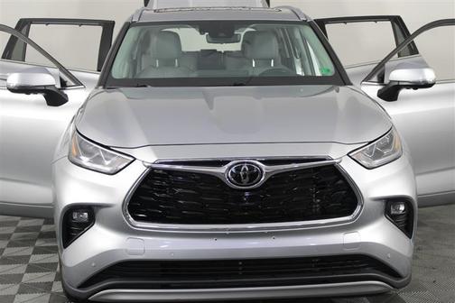 2023 Toyota Highlander Platinum