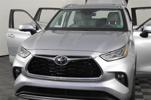 2023 Toyota Highlander Platinum