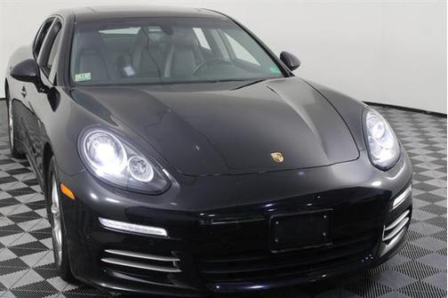 2015 Porsche Panamera 4