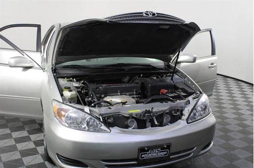 2004 Toyota Camry LE