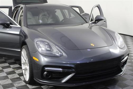 Chalk 2017 Porsche Panamera Turbo