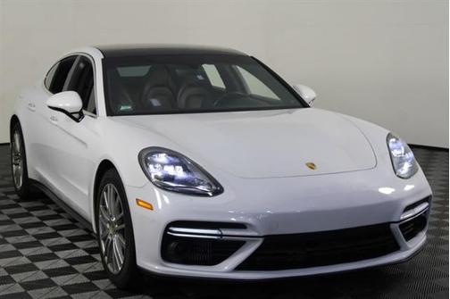2017 Porsche Panamera Turbo