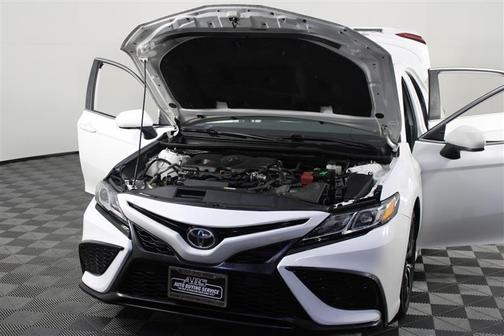 Super White 2021 Toyota Camry SE