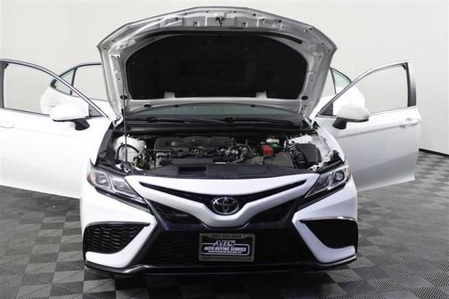 Super White 2021 Toyota Camry SE