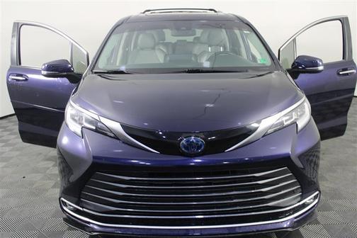 2021 Toyota Sienna Limited 7-Passenger