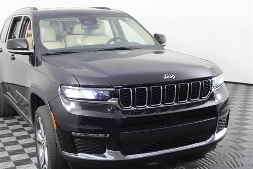 Diamond Black Crystal Pearlcoat 2022 Jeep Grand Cherokee L Limited