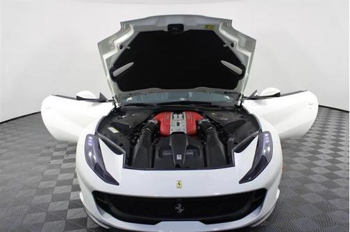 2019 Ferrari 812 Superfast Base
