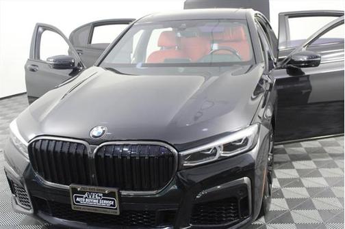 2022 BMW 740 i