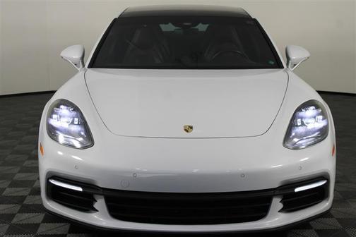 2018 Porsche Panamera 4