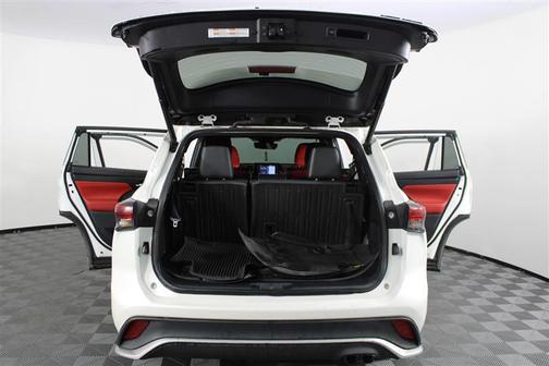 Blizzard Pearl 2021 Toyota Highlander XSE