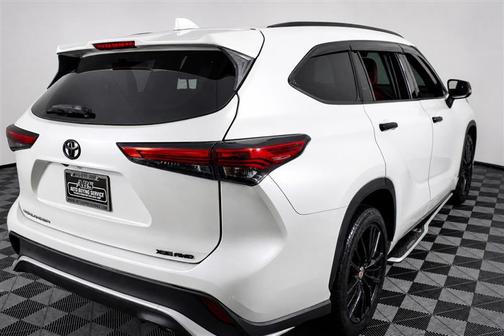 Blizzard Pearl 2021 Toyota Highlander XSE