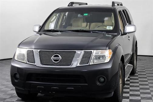 Black 2011 Nissan Pathfinder SV