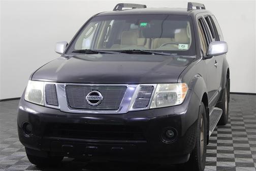 Black 2011 Nissan Pathfinder SV