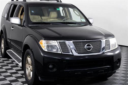 Black 2011 Nissan Pathfinder SV