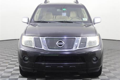 Black 2011 Nissan Pathfinder SV