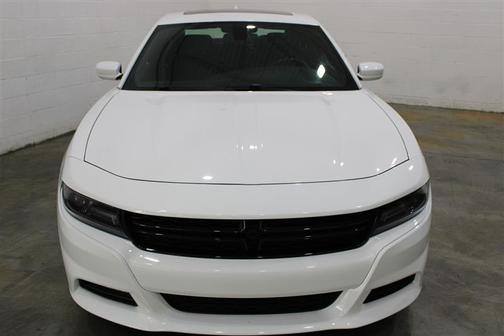 Photo 2 of 32 of 2018 Dodge Charger SXT Plus