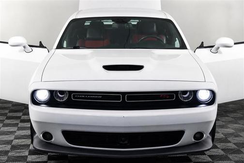 White Knuckle Clearcoat 2019 Dodge Challenger R/T