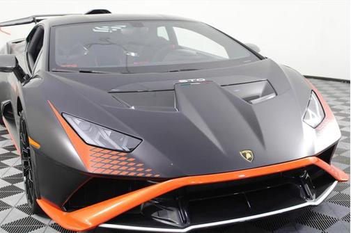 2024 Lamborghini Huracan STO Coupe