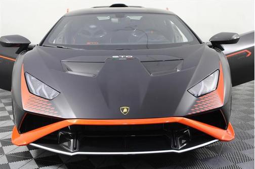 2024 Lamborghini Huracan STO Coupe