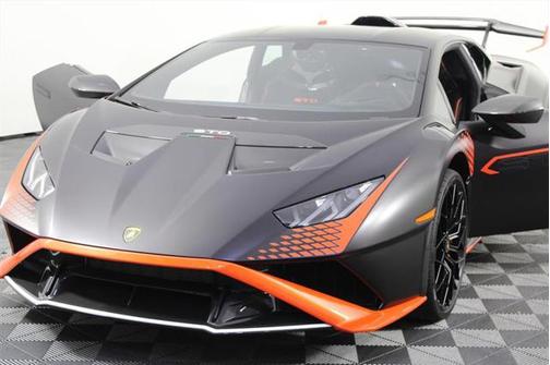 2024 Lamborghini Huracan STO Coupe