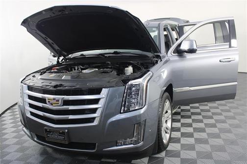 2018 Cadillac Escalade Luxury