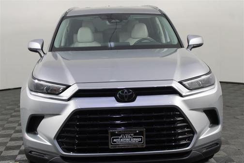 Celestial Silver Metallic 2024 Toyota Grand Highlander XLE