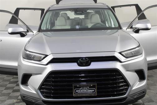 Celestial Silver Metallic 2024 Toyota Grand Highlander XLE